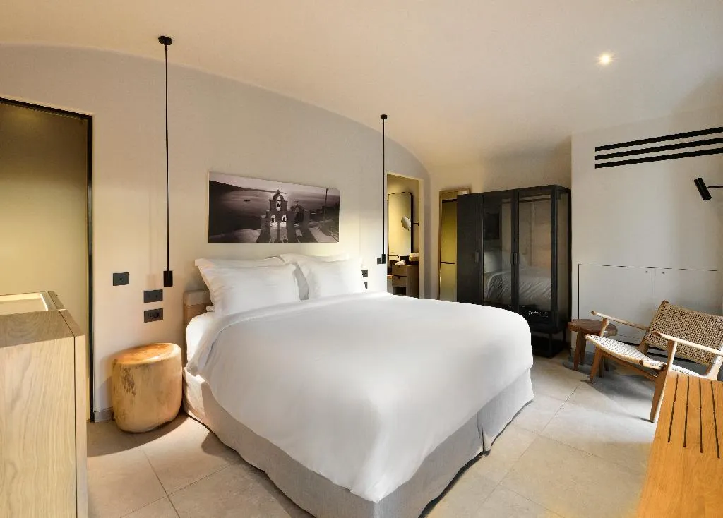 Double or Twin PREMIUM Room, Radisson Blu Zaffron Resort, Santorini