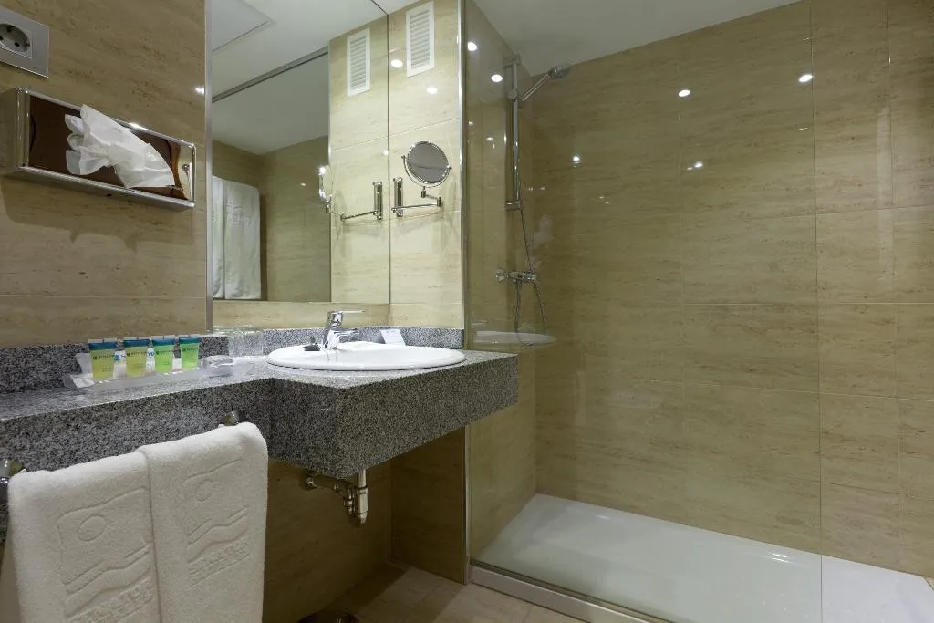 Room, Senator Barajas, Madrid