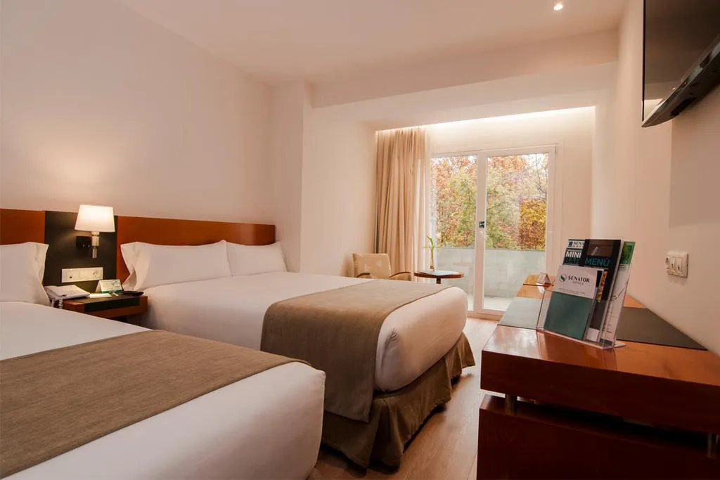 FAMILY ROOM STANDARD Room, Senator Barajas, Madrid