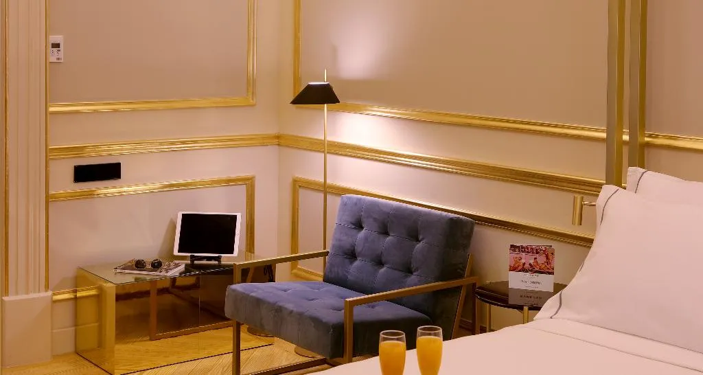 JUNIOR SUITE STANDARD Room, Axel Hotel Madrid - Adults Only, Madrid