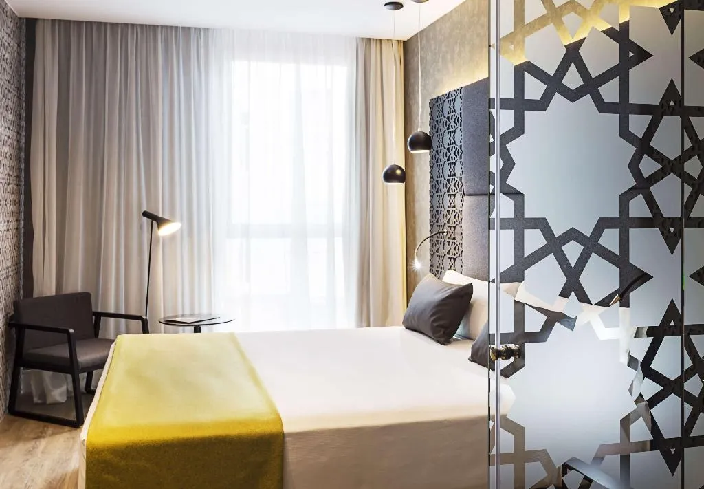 Room, Catalonia Giralda, Seville