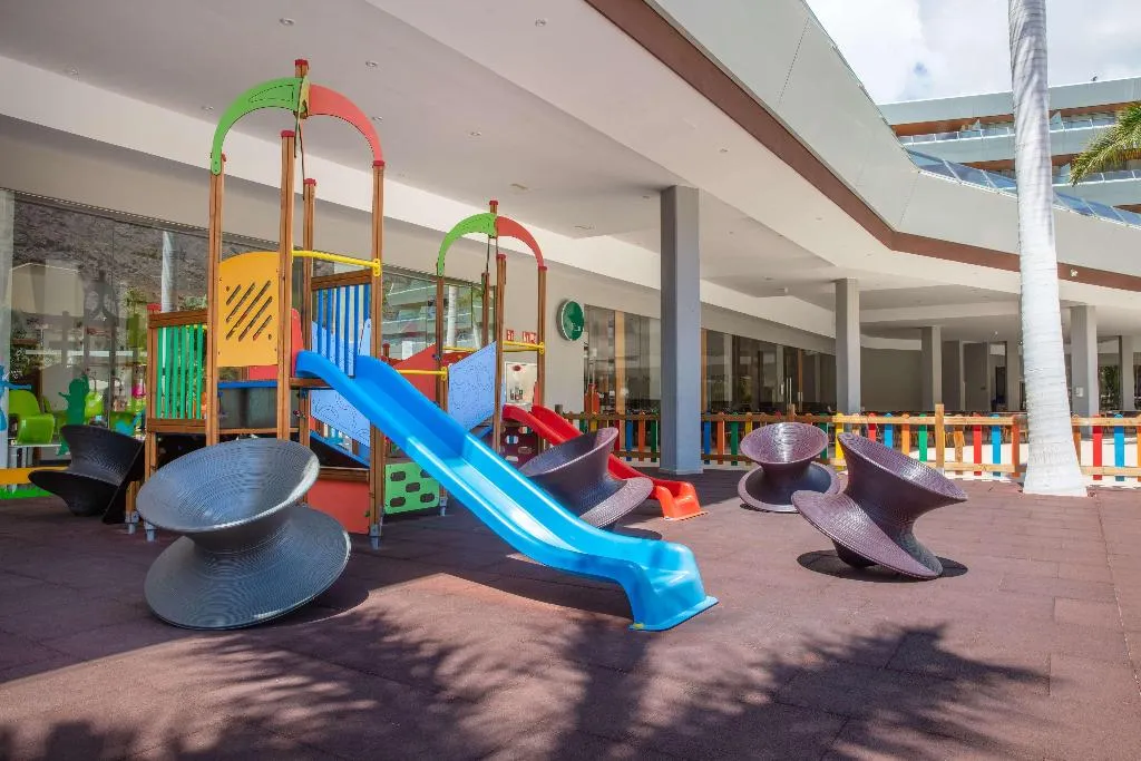 Sports and Entertainment, Radisson Blu Resort & Spa Gran Canaria Mogan, Gran Canaria