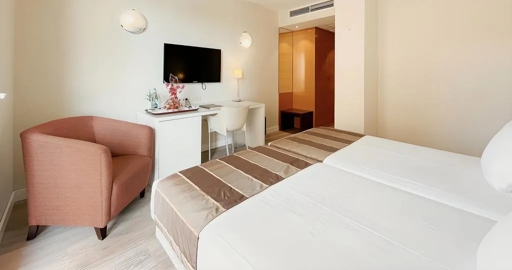 TWIN STANDARD Room, Vertice Sevilla, Seville
