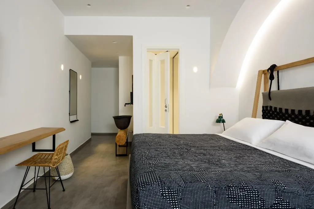 JUNIOR SUITE WITH JACUZZI Room, Afroditi Venus Beach Resort, Santorini