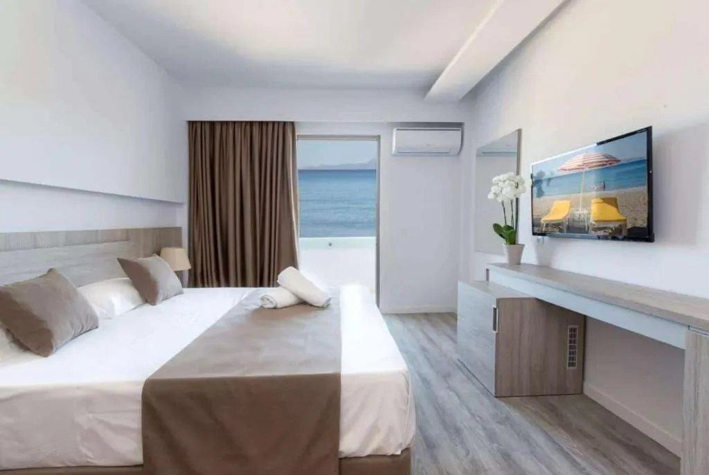 SUITE QUEEN SIZE BED Room, Akti Imperial Deluxe Resort & Spa Dolce by Wyndham, Rhodes