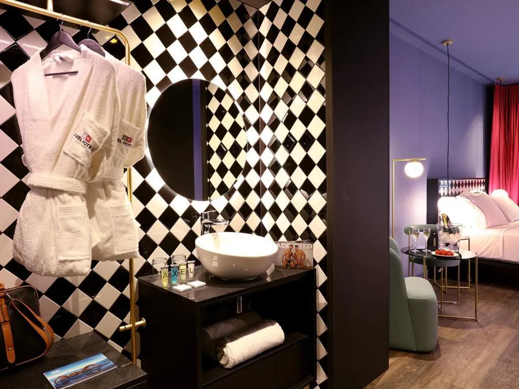 Double or Twin PREMIUM SUPERIOR Room, Axel Hotel Madrid - Adults Only, Madrid