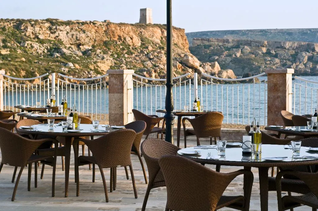 Bar, Radisson Blu Resort & Spa Golden Sands, Malta
