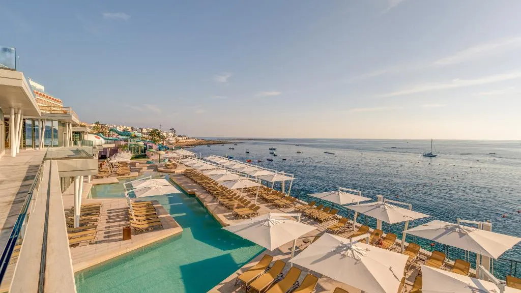 Pool, Ax Odycy, Malta