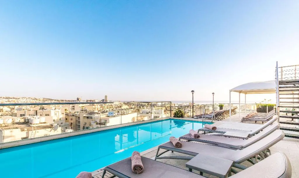Pool, AX The Victoria, Malta