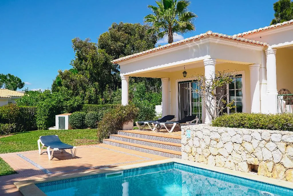 TOWNHOME FOUR BEDROOMS WITH PRIVATE POOL Room, Rocha Brava Village Resort, Algarve