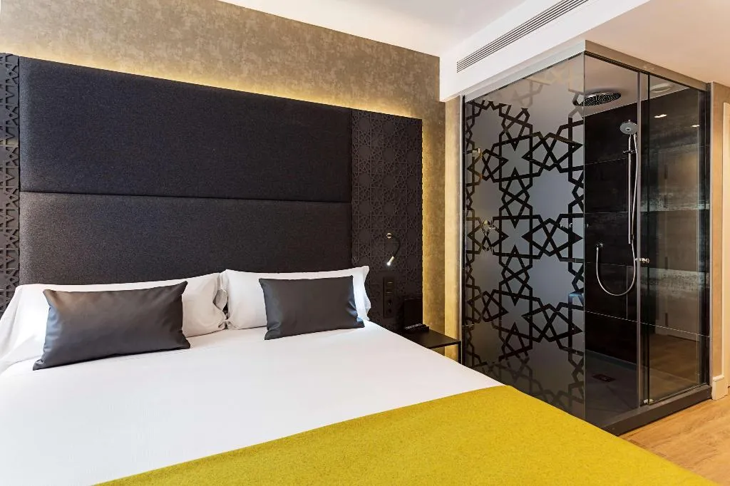 Room, Catalonia Giralda, Seville