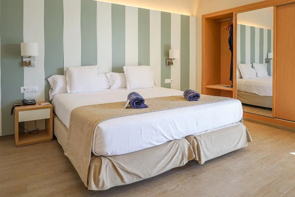 JUNIOR SUITE STANDARD Room, Seth Santo Tomas, Menorca