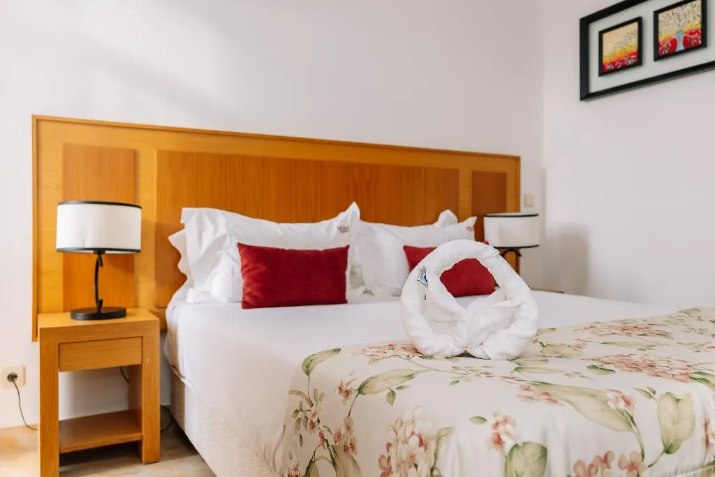 APARTMENT TWO BEDROOMS Room, Muthu Clube Praia da Oura, Algarve