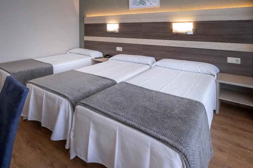 Double or Twin SEA VIEW CAPACITY 3 Room, 4R Playa Park, Costa Dorada