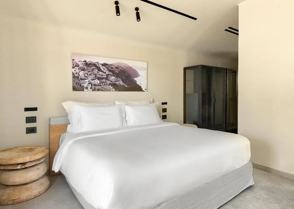 VILLA STANDARD Room, Radisson Blu Zaffron Resort, Santorini