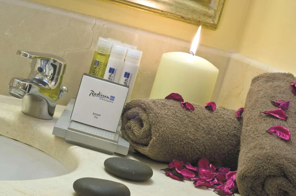 DOUBLE WITH VIEWS Room, Radisson Blu Resort & Spa Golden Sands, Malta