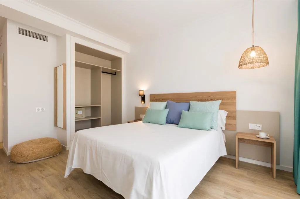 Double or Twin STANDARD Room, MarSenses Paradise Club Hotel, Menorca