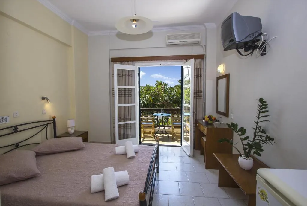 Double or Twin STANDARD Room, Petra Nera, Santorini