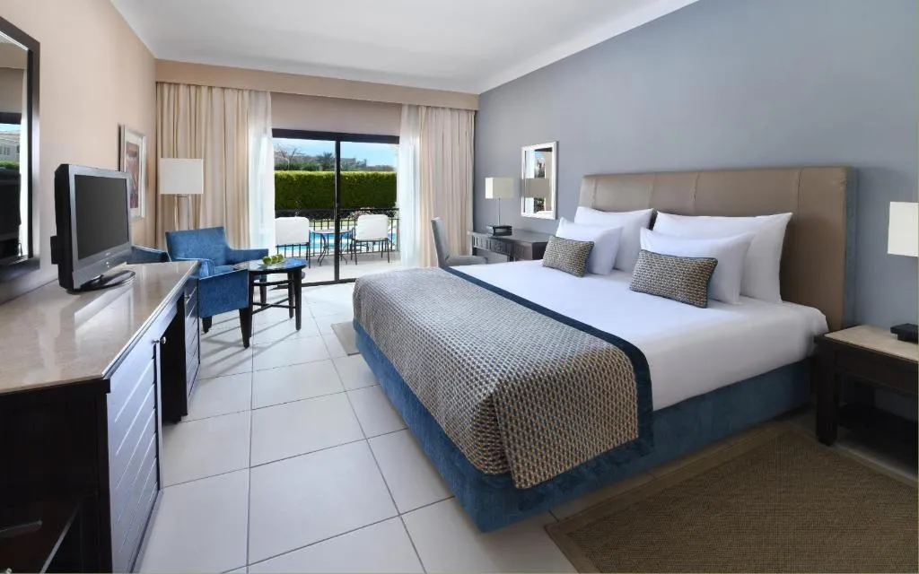 FAMILY ROOM DELUXE QUEEN BED Room, Jaz Aquamarine, Red Sea Riviera
