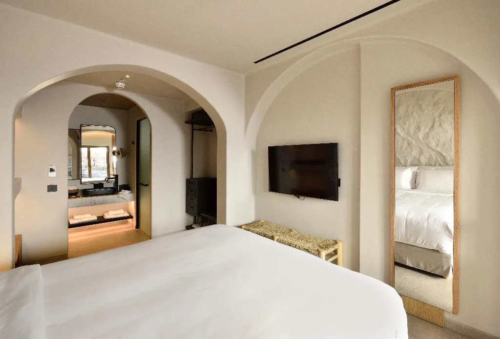 Double or Twin PREMIUM Room, Radisson Blu Zaffron Resort, Santorini