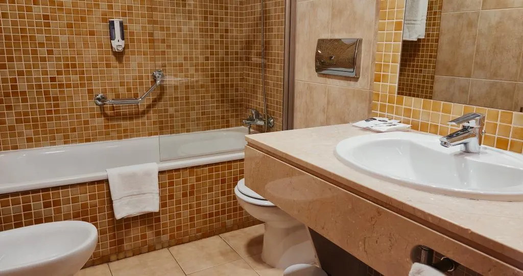 JUNIOR SUITE COMFORT Room, Vertice Sevilla, Seville