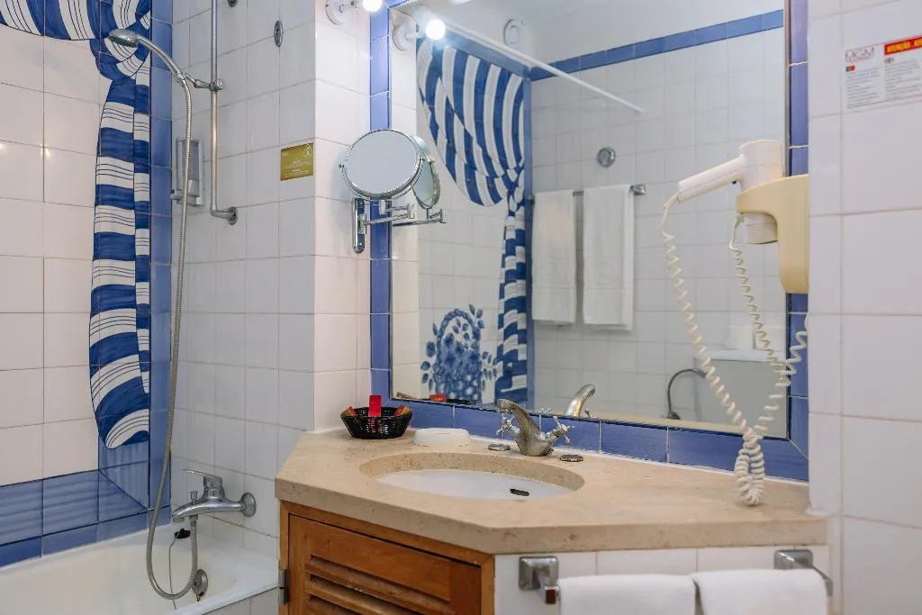 APARTMENT ONE BEDROOM Room, Grand Muthu Oura View Beach Club, Algarve