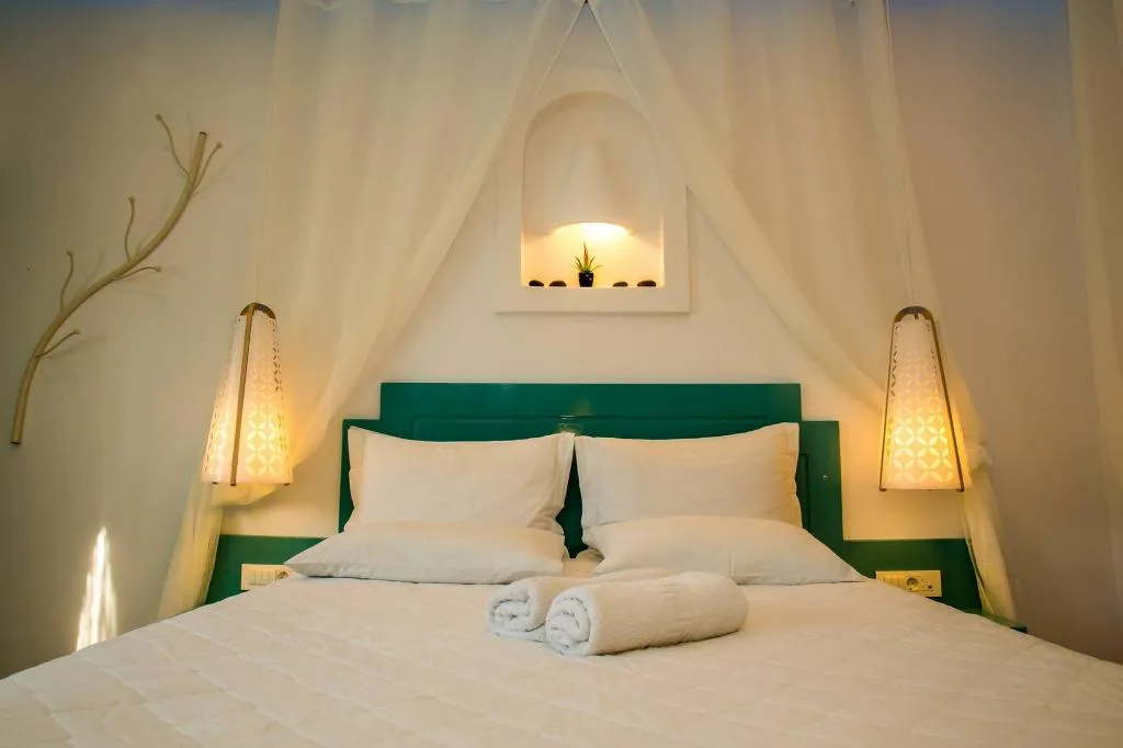 STUDIO SUPERIOR GARDEN VIEW Room, Anastasia Princess Luxury Beach Residence, Santorini
