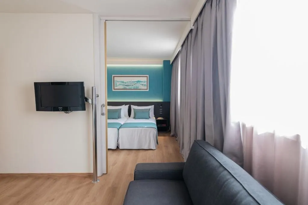 Double or Twin SUPERIOR Room, Atenea Barcelona Aparthotel, Barcelona