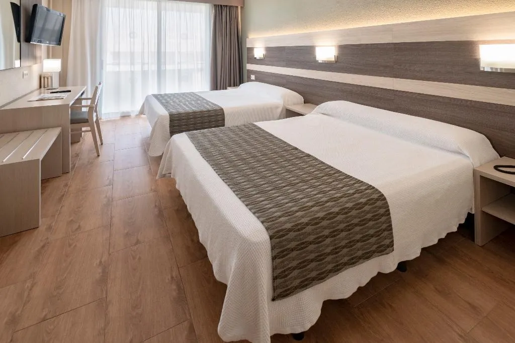 Double or Twin CAPACITY 4 Room, 4R Playa Park, Costa Dorada