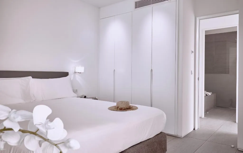 SUITE DELUXE WITH JACUZZI Room, Domes Baobab Suites, Tenerife