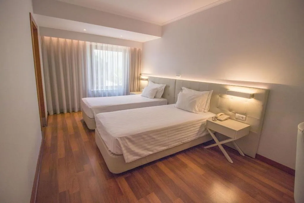 SINGLE WITH DOUBLE BED Room, Travel Park, Lisbon