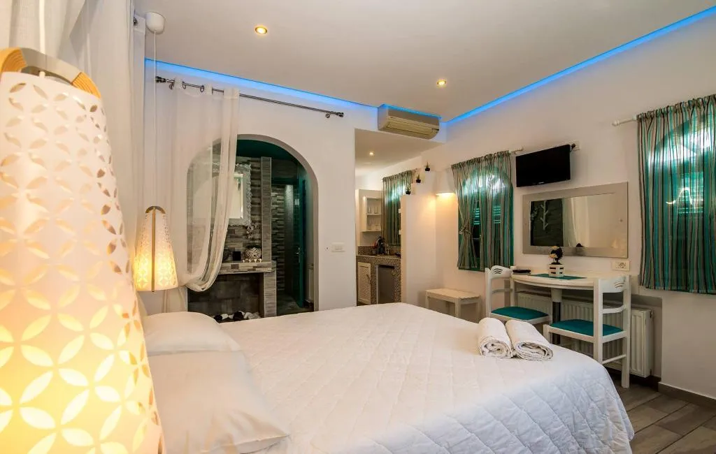 STUDIO SUPERIOR GARDEN VIEW Room, Anastasia Princess Luxury Beach Residence, Santorini