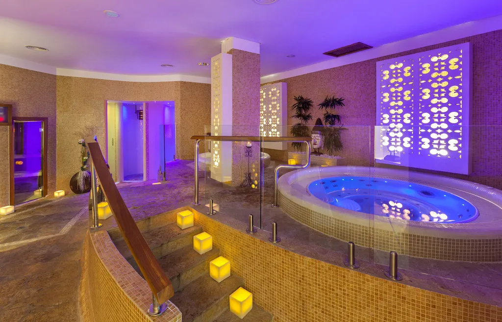 Sports and Entertainment, GF Gran Costa Adeje, Tenerife