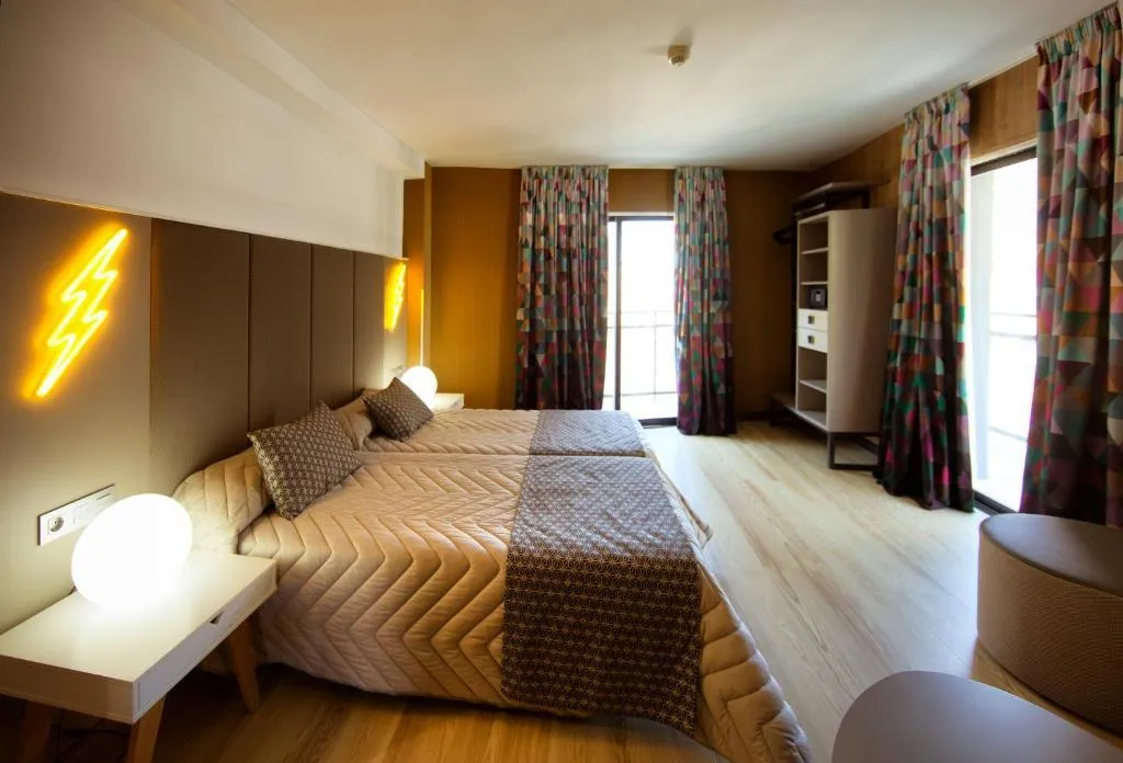 Double or Twin SUPERIOR WITH BALCONY Room, Hotel Cuco, Costa Blanca