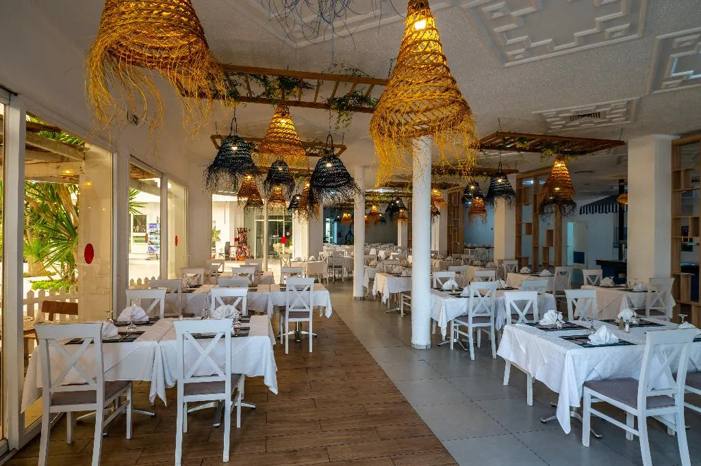 Restaurant, Golden Tulip President Hammamet, Tunisia