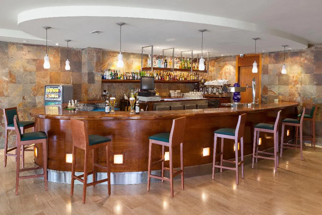 Bar, DWO Sirius, Costa Brava