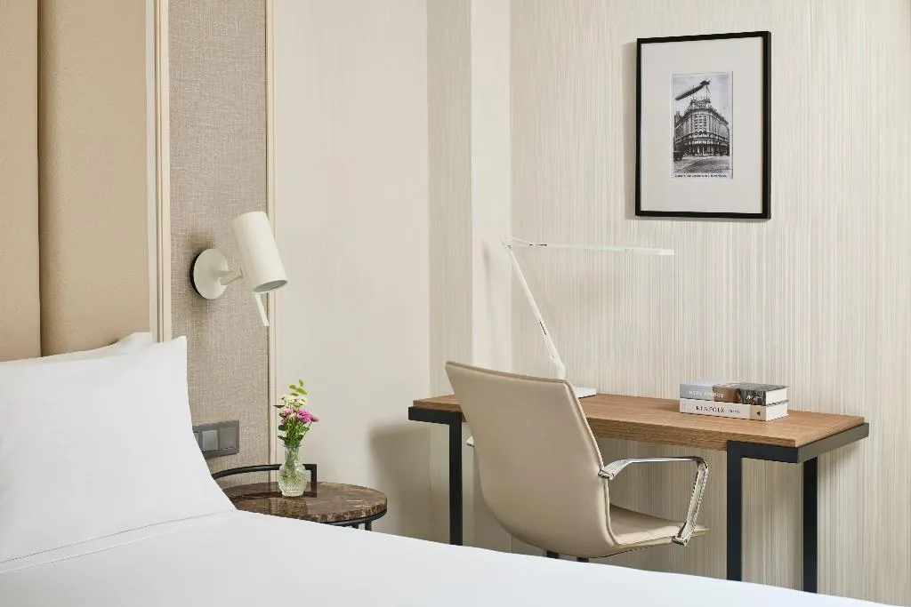 DOUBLE WITH TERRACE Room, NH Madrid Nacional, Madrid