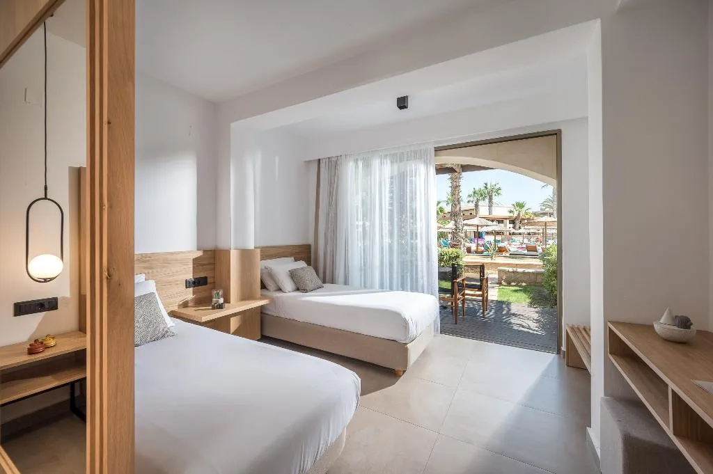 FAMILY ROOM TWO BEDROOMS Room, Stella Palace, Crete