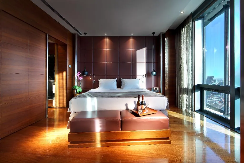 JUNIOR SUITE STANDARD Room, Eurostars Madrid Tower, Madrid