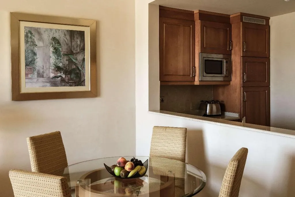 Room, Radisson Blu Resort & Spa Golden Sands, Malta