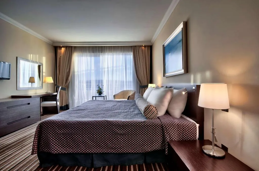 Room, Radisson Blu Resort & Spa Golden Sands, Malta