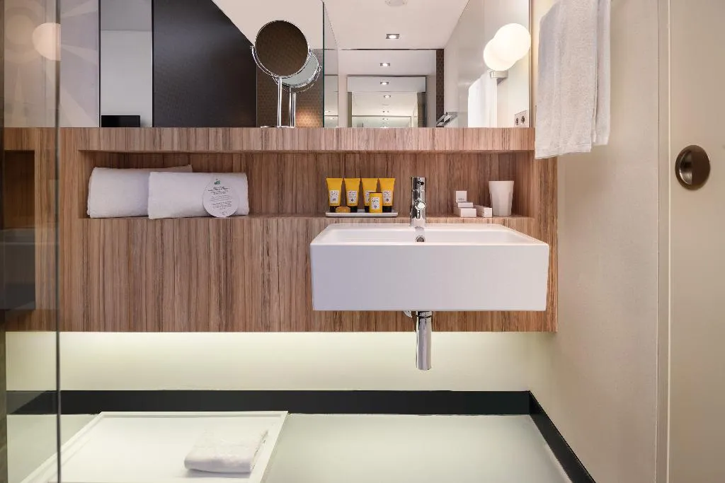 DOUBLE SUPERIOR WITH DOUBLE BED Room, Inspira Liberdade Boutique Hotel, Lisbon