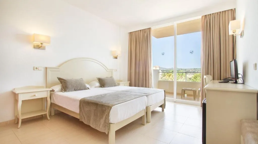 Double or Twin STANDARD Room, Garbi Cala Millor, Majorca