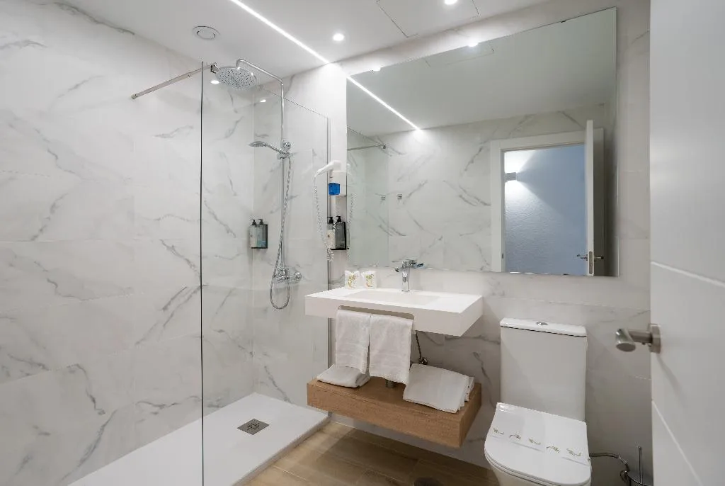 TRIPLE SUPERIOR Room, Sandos Griego, Costa Del Sol