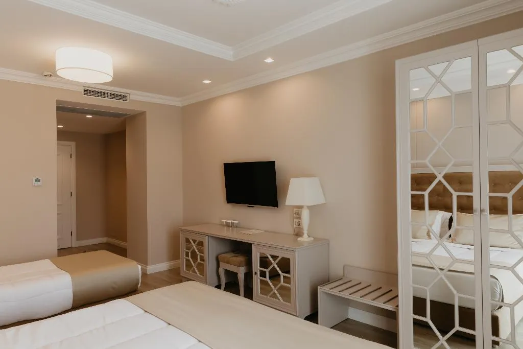 TRIPLE STANDARD Room, Flower Garden Hotel, Durres