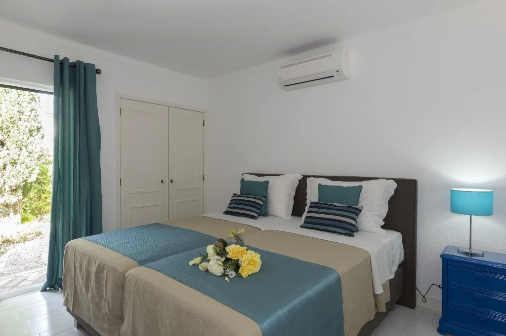 TOWNHOME THREE BEDROOMS WITH PRIVATE POOL Room, Rocha Brava Village Resort, Algarve