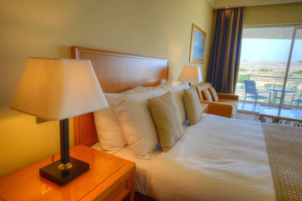 Room, Radisson Blu Resort & Spa Golden Sands, Malta