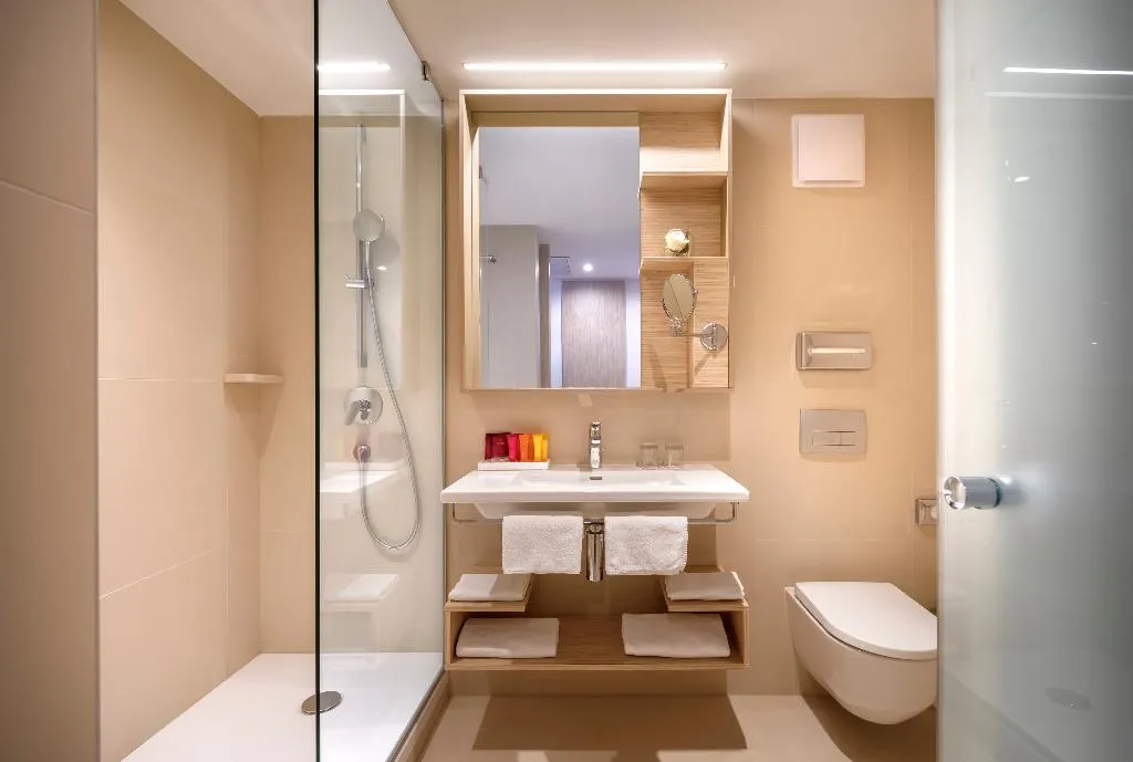 Double or Twin WITH VIEWS Room, Valamar Argosy Hotel, Dubrovnik