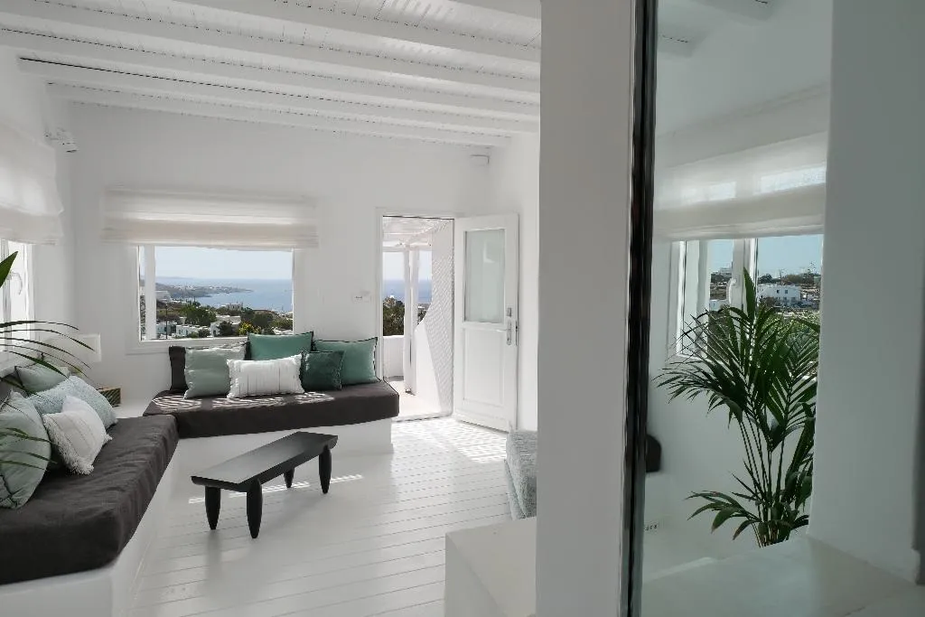 SUITE WITH JACUZZI Room, Ostraco Suites, Mykonos