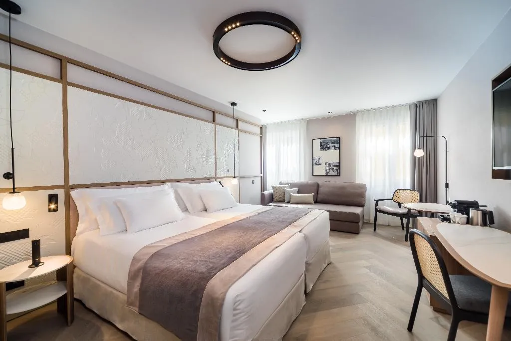 JUNIOR SUITE STANDARD Room, Barcelo Funchal Oldtown, Madeira